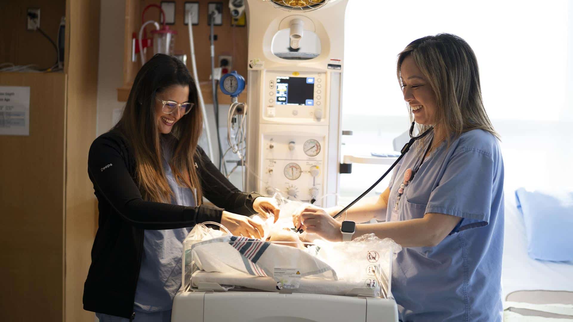 Mandy 和 Karen，北約克總醫院分娩和分娩